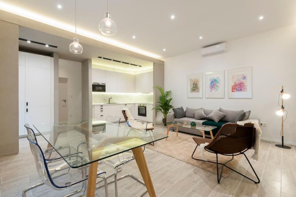 Scandinavian - By The Opera Apartment *